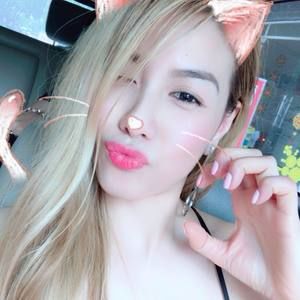 Meet your Posher, Khanh